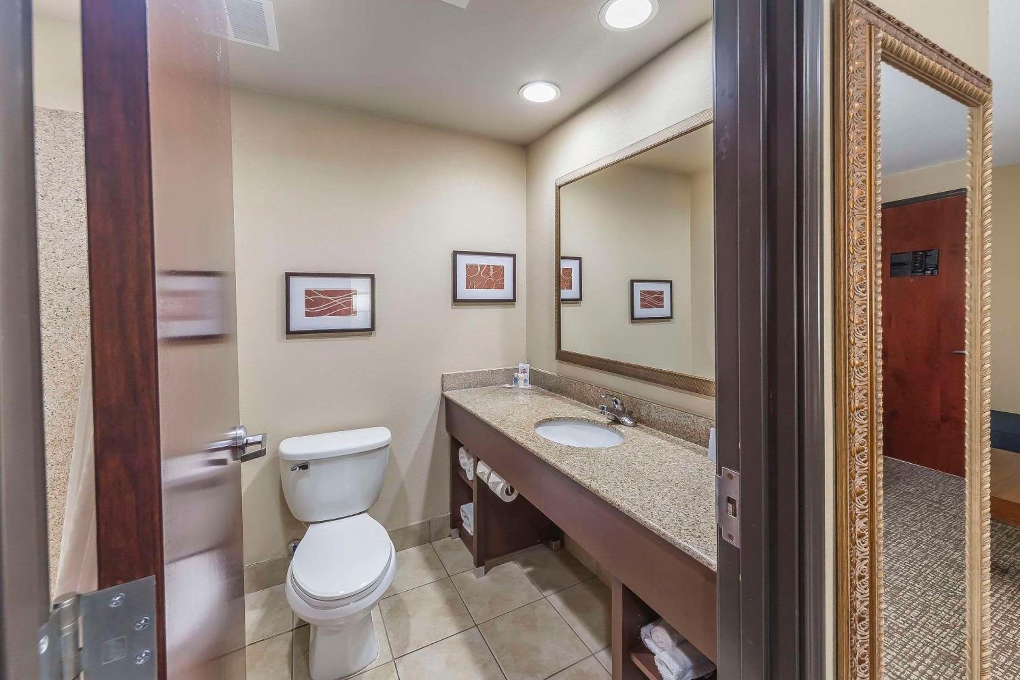 Comfort Suites Yukon - Sw Oklahoma City Esterno foto